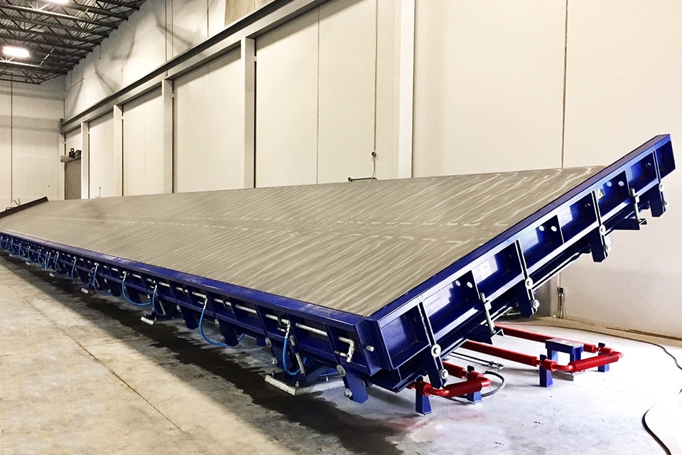 MOLDTECH FINISHES THE INSTALLATION OF TILTING TABLES IN CANADA